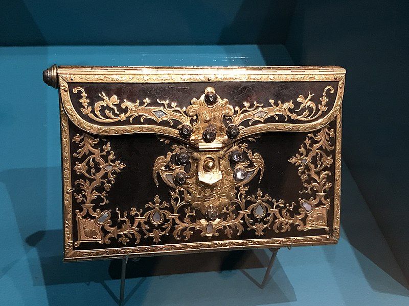 File:Notebook purse, 1700s.jpg