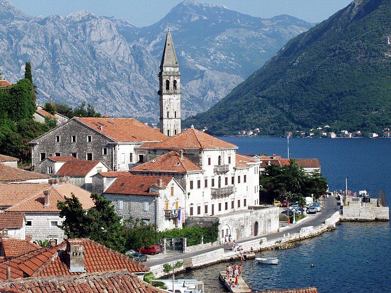 File:Perast.jpg