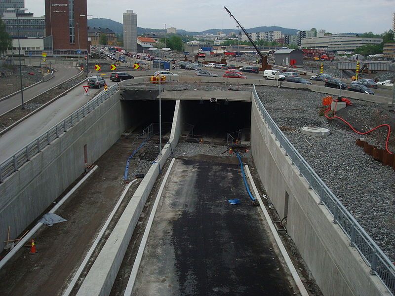 File:Rv163 tunnelbygging.JPG