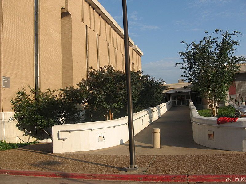 File:TAMU CommonBack.JPG