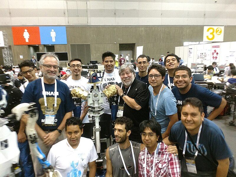 File:UNAM Robotics Team.jpg