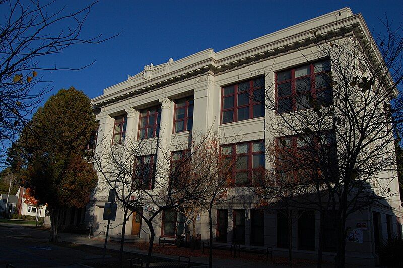 File:USA-Santa Cruz-High School-1.jpg