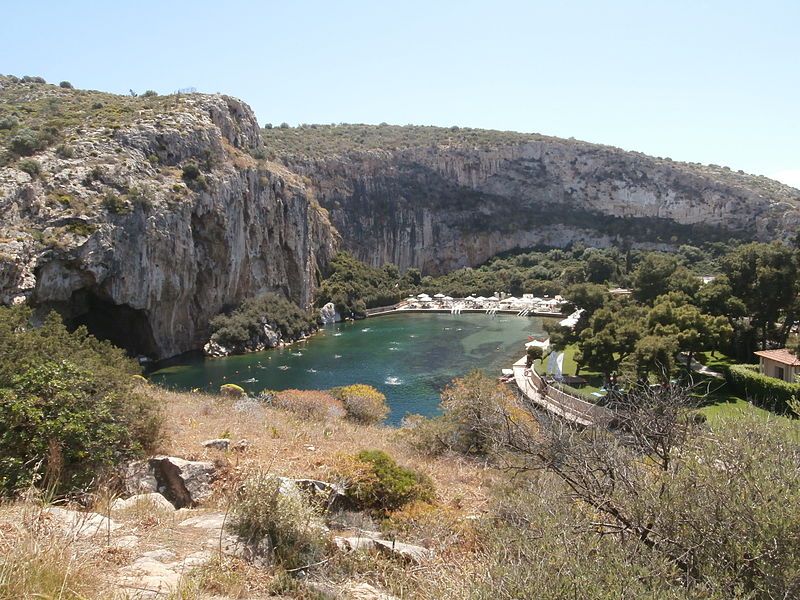 File:Vouliagmenis lake.JPG