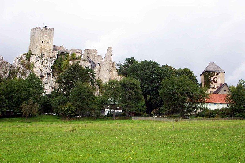 File:Weissenstein am Regen1.jpg