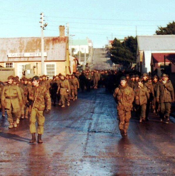 File:Argentine POWs 1982.jpg