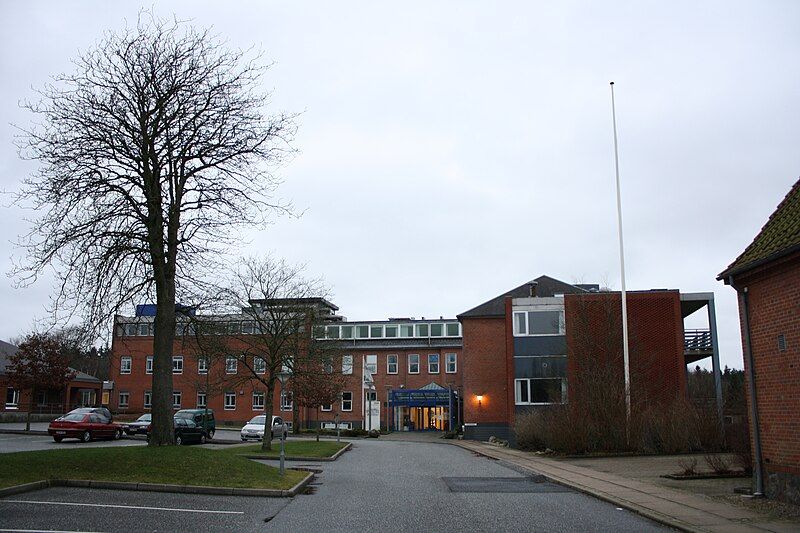 File:Braedstrup-hospital.jpg