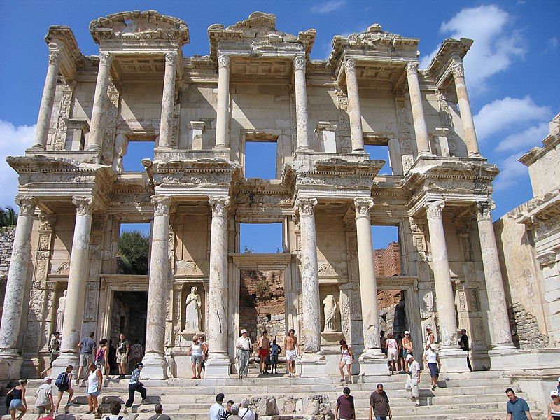 File:Celsus-Bibliothek2.jpg