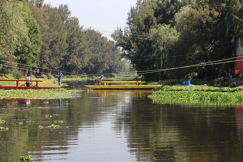 File:Cruce del canal.JPG