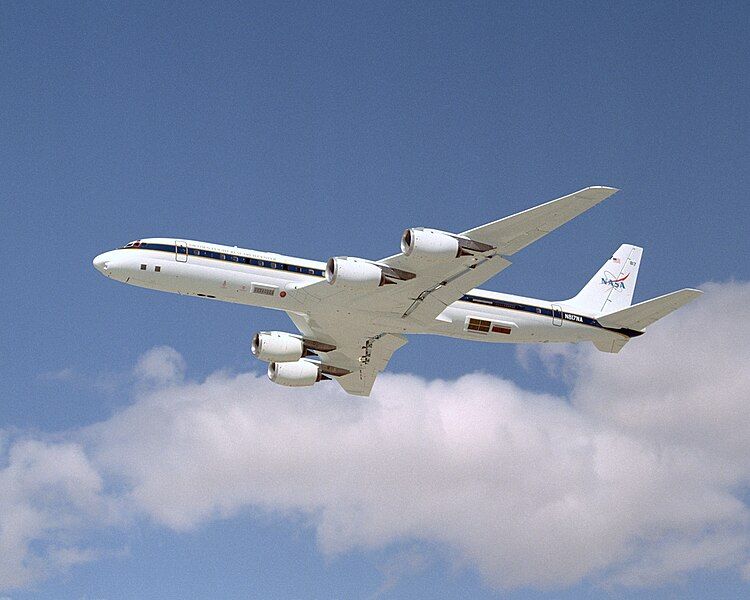 File:DC-8 72 overflight.jpg