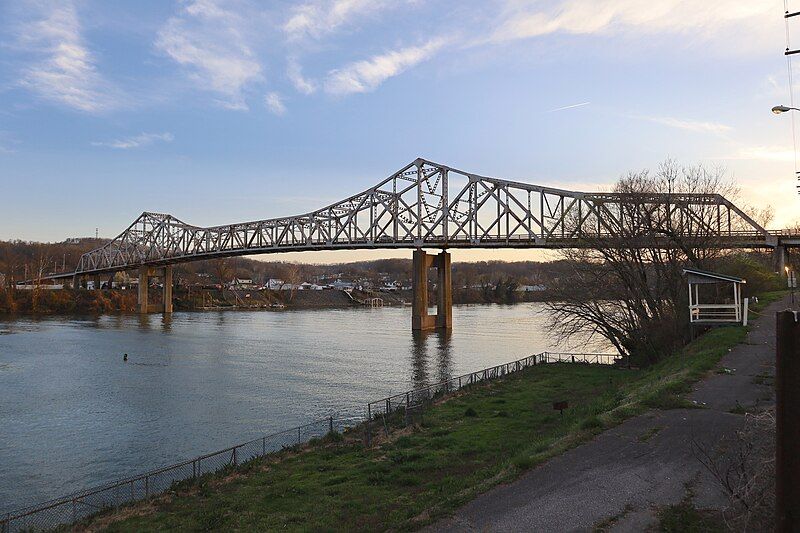 File:Dunbar Bridge 2022a.jpg