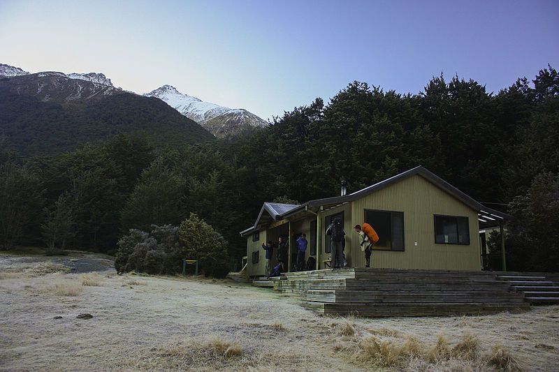 File:Greenstone-Hut-in-the-morning.jpg