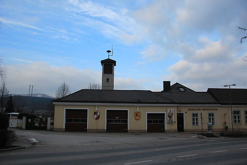 File:Grossau-fire station 4636.JPG