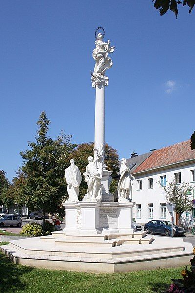 File:Guntramsdorf Pestsäule.JPG