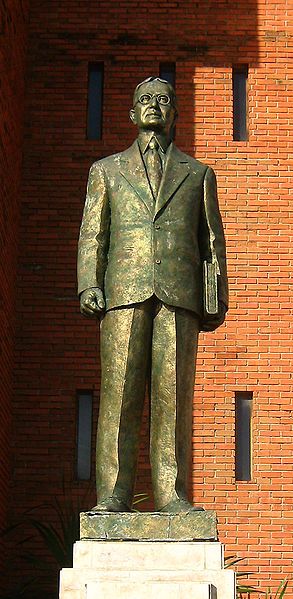 File:Hibbard Statue.jpg