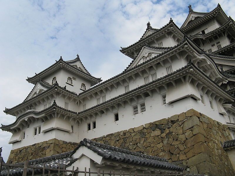 File:Himeji castle-InuiShotenshu+NishiShotenshu.jpg