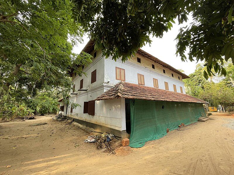 File:Karakkunnath veedu ponnani.jpg