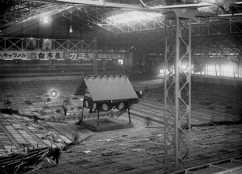 File:Kuramae Kokugikan 1949.jpg