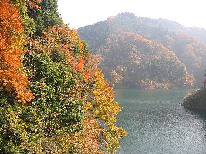 File:Lake miyagase11.JPG