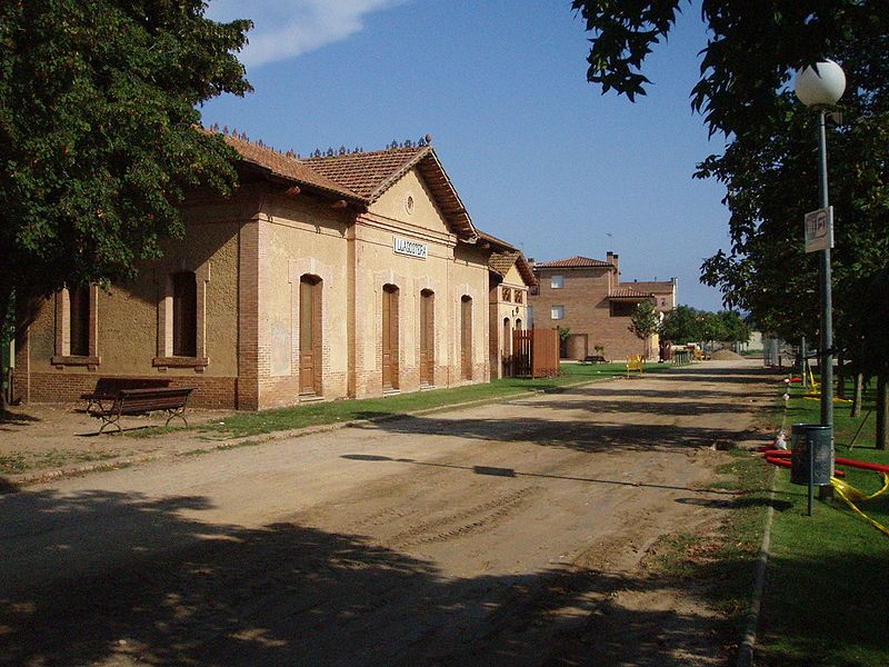 File:Llagostera-estacio.jpg