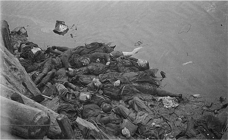 File:Photo-TokyoAirRaids-1945-3-10-Honjo Drowned Bodies.png