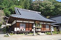 The main hall seen from the southwest (City-designated tangible cultural property, taken on October 9, 2017)