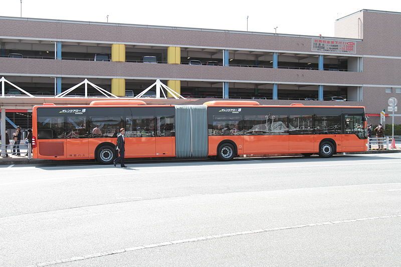 File:Shinki-bus rensetu bus.JPG