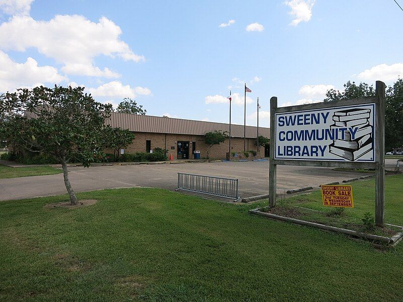 File:Sweeny TX Library.jpg