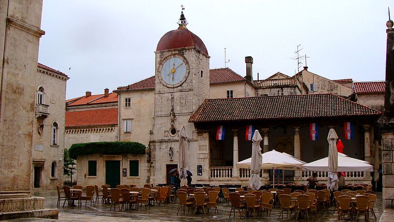 File:Trogir center.jpg