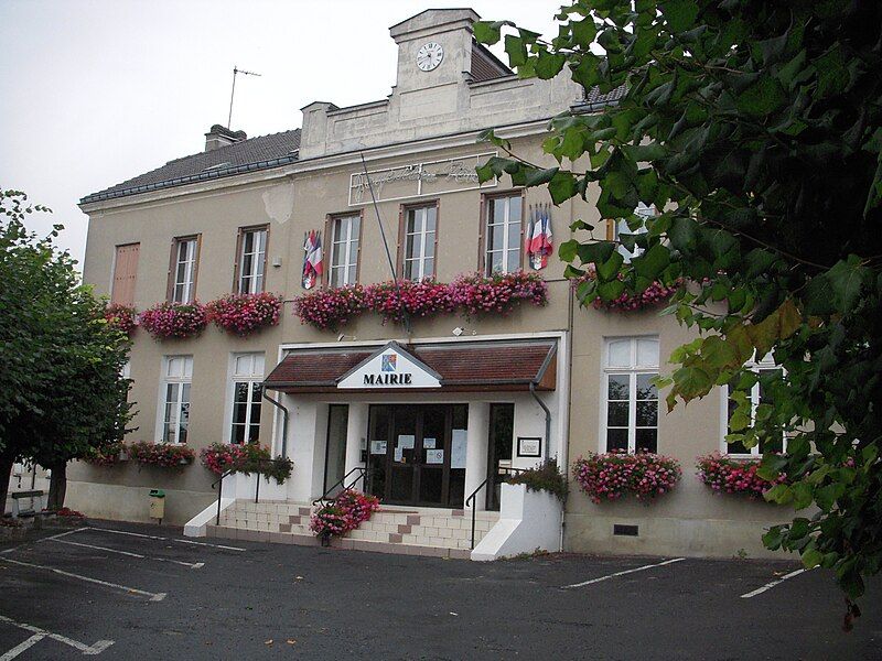 File:VerneuilMarneMairie.jpg