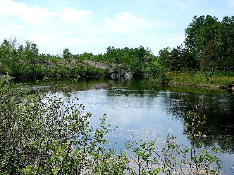 File:Wanapitei River.JPG