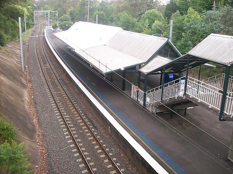 File:Warrawee railway station.jpg