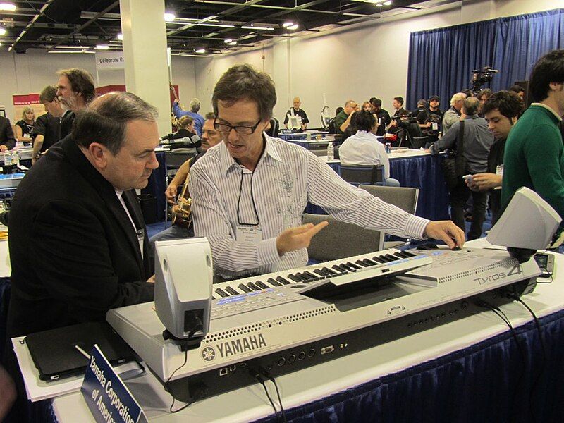 File:Yamaha Tyros4, NAMM2011.jpg