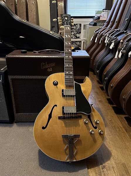 File:1963 Gibson ES-175DN.jpg