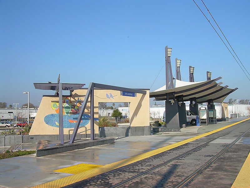 File:47th Avenue Station.jpg