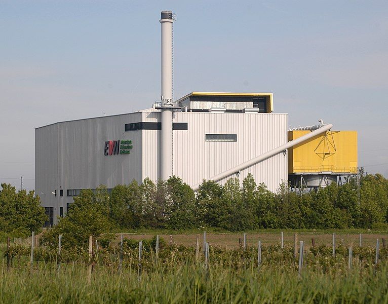 File:Biomasseheizkraftwerk Baden Aussenansicht.jpg