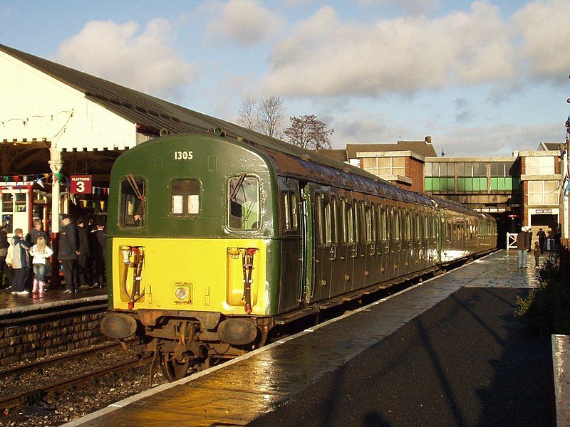 File:Class207DEMU1305.jpg