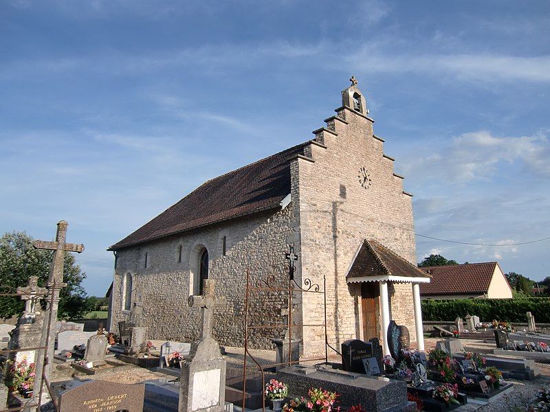 File:CrespyLeNeuf église2.JPG