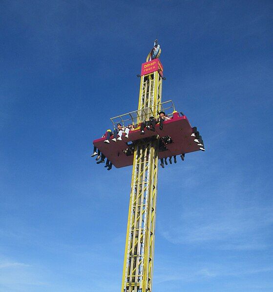 File:Drop tower ride.jpg