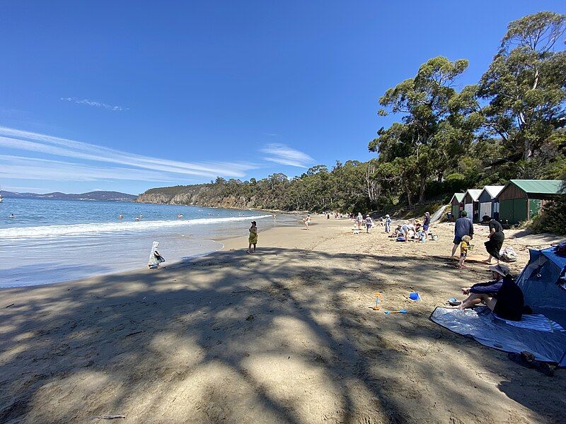 File:Hinsby Beach-combing.jpg