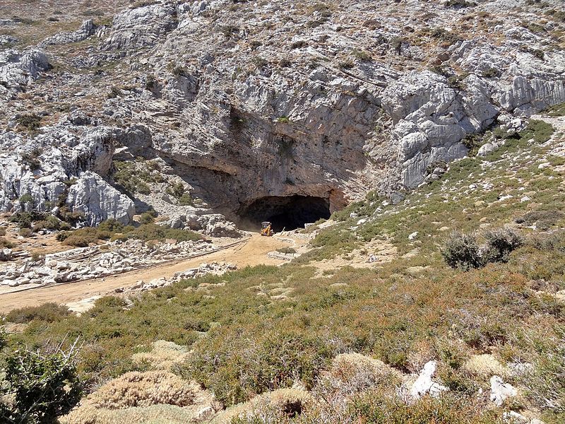 File:Idäische Grotte 09.JPG