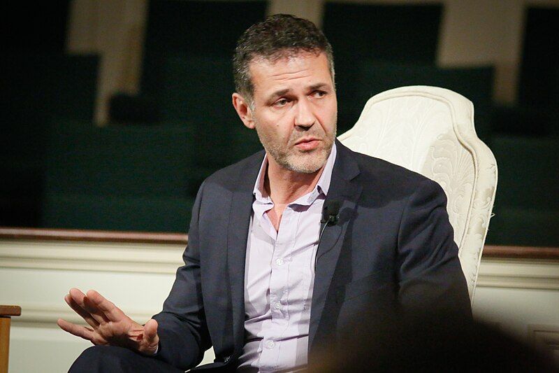 File:Khaled Hosseini (9039707294).jpg