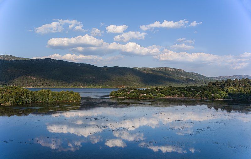 File:Lake Kovada.jpg