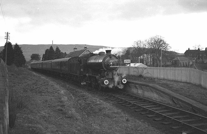 File:Luthrie railway Station.jpg