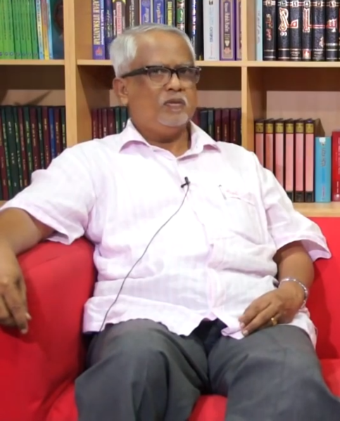 File:Mahfuz Omar 2013.png