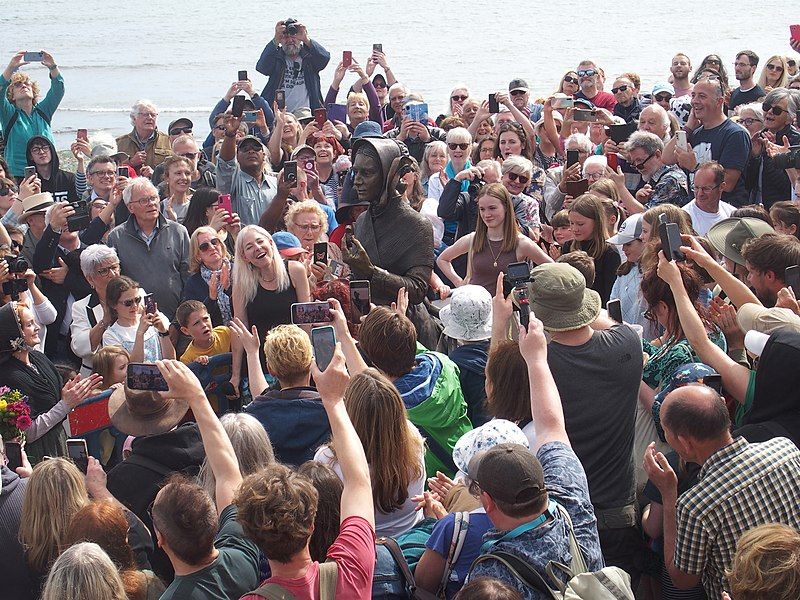 File:Mary Anning Unveiling.jpg