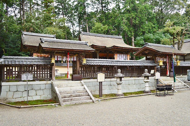 File:Oiso-jinja, honden.jpg