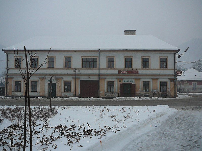 File:Pub in Muráň.JPG