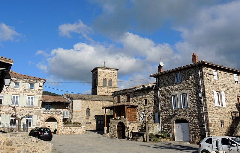 File:Saint-Clair (Ardèche) place.jpg