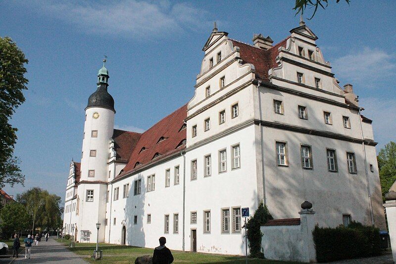 File:Schloss Zabeltitz.jpg