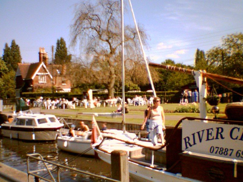 File:Sheppertonlock.jpg